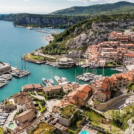 Moonflower Počitniška hiša Pliskovica